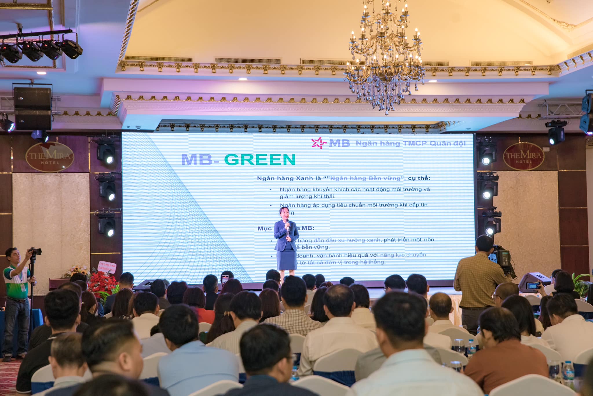 chi-ha-phat-bieu-mb-binh-duong